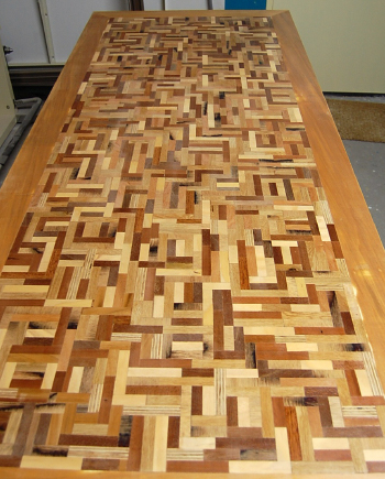 Tafel met tafelblad van kops hout